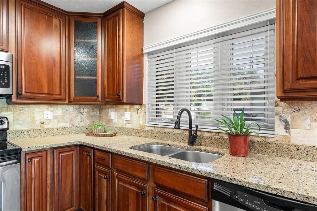 For Sale: $349,000 (2 beds, 2 baths, 1479 Square Feet)