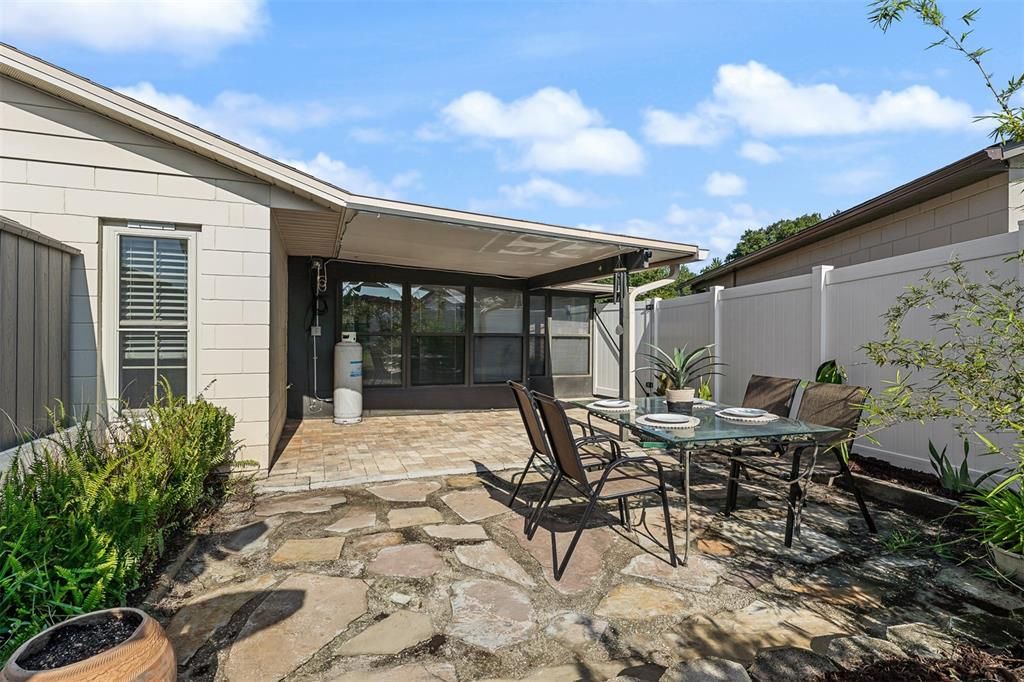 For Sale: $349,000 (2 beds, 2 baths, 1479 Square Feet)