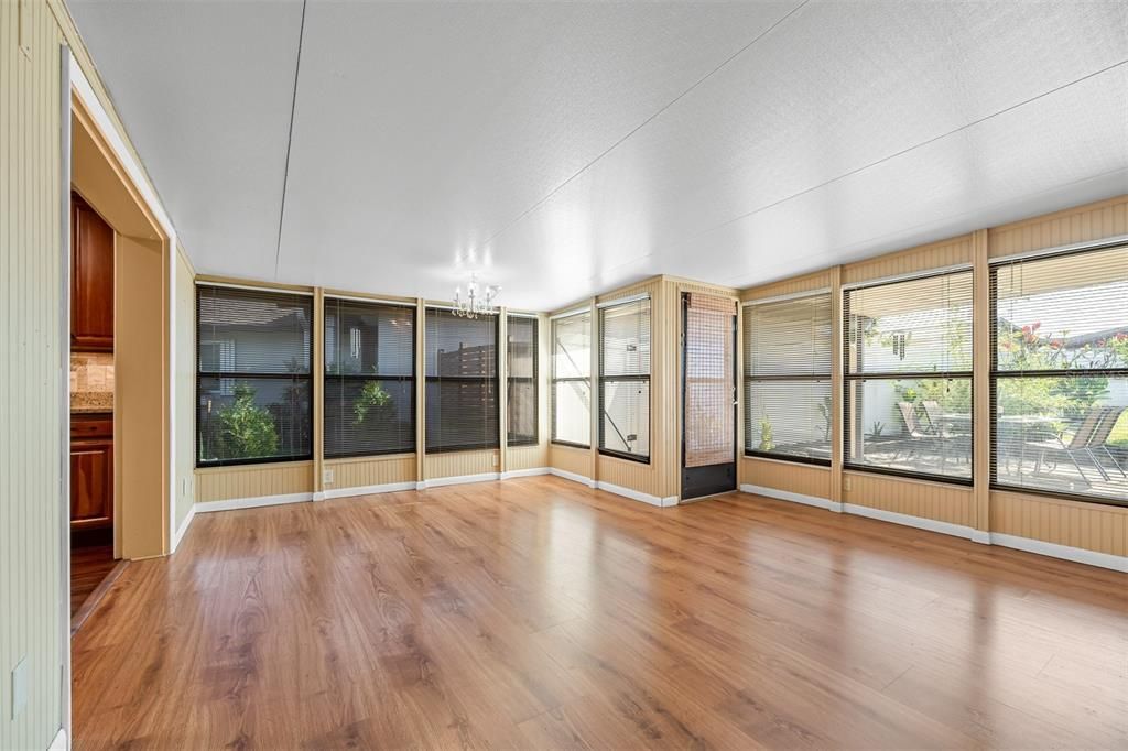 For Sale: $349,000 (2 beds, 2 baths, 1479 Square Feet)