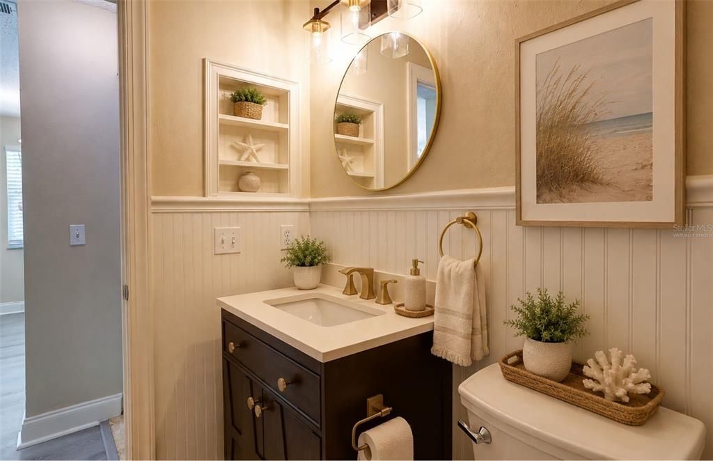 For Sale: $165,000 (2 beds, 2 baths, 966 Square Feet)