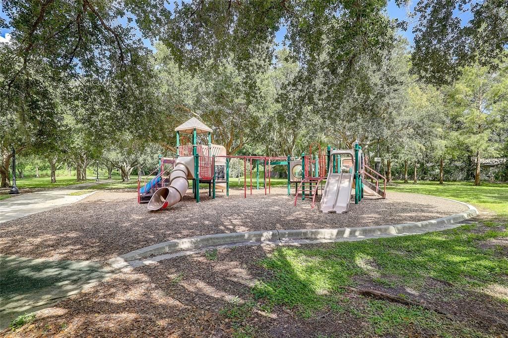 For Sale: $165,000 (2 beds, 2 baths, 966 Square Feet)