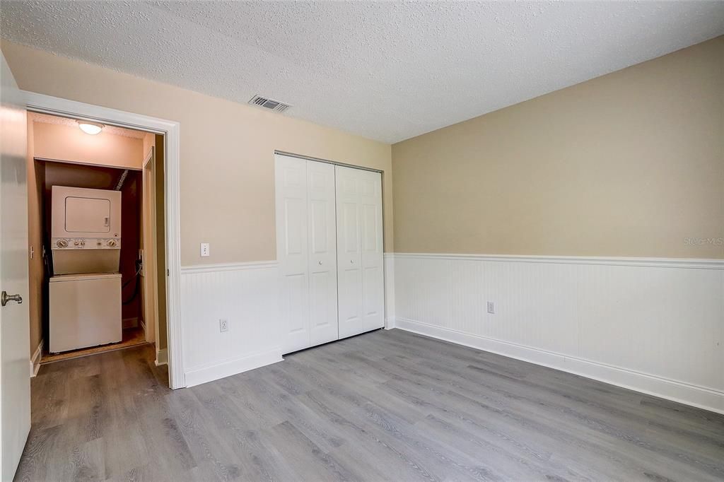 For Sale: $165,000 (2 beds, 2 baths, 966 Square Feet)