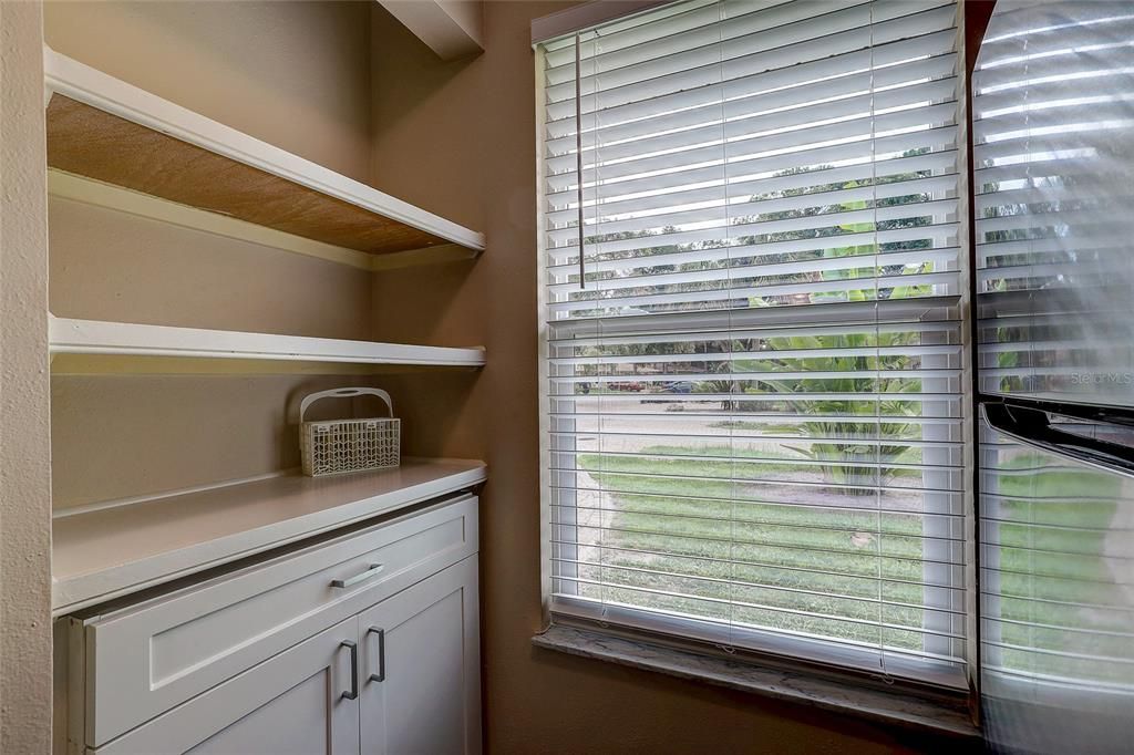 For Sale: $165,000 (2 beds, 2 baths, 966 Square Feet)