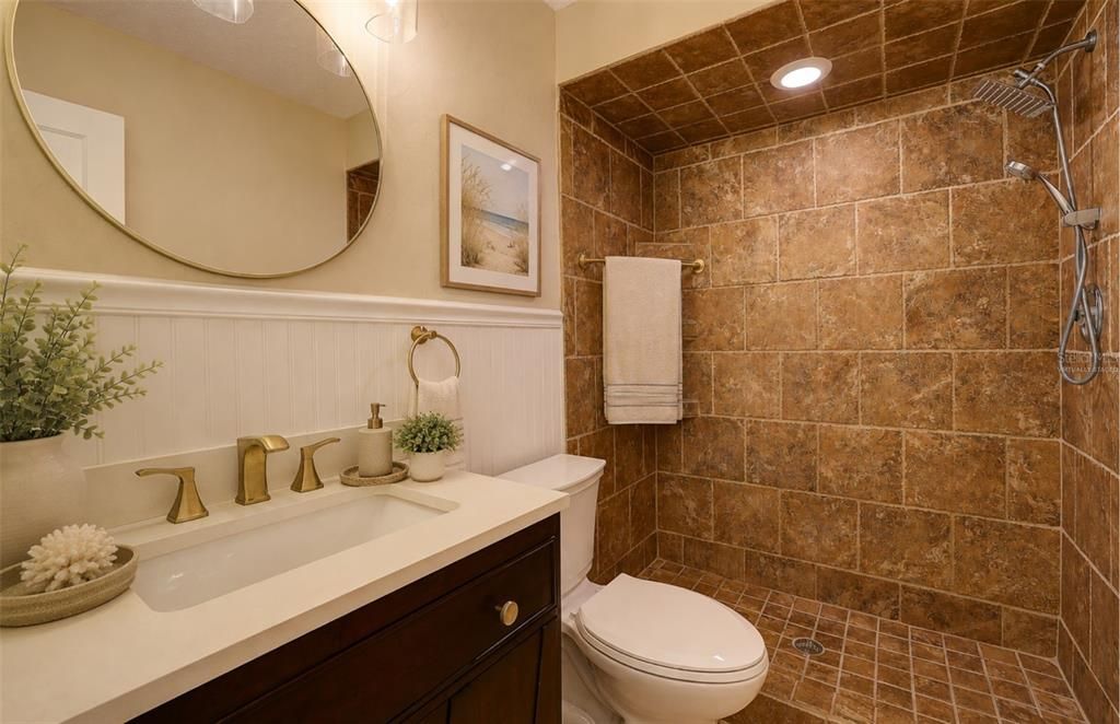 For Sale: $165,000 (2 beds, 2 baths, 966 Square Feet)