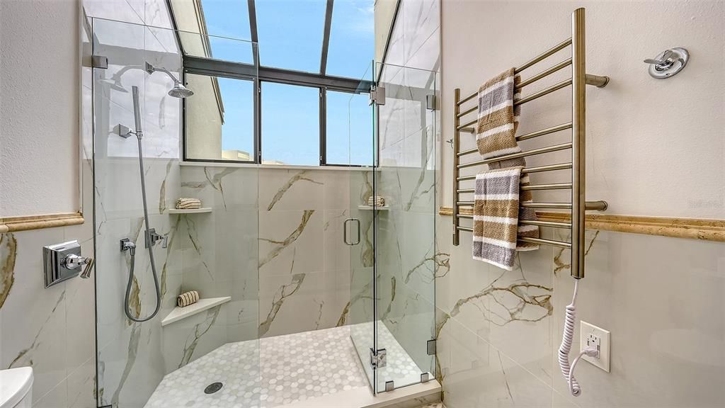 En Venta: $1,599,000 (4 camas, 3 baños, 2846 Pies cuadrados)