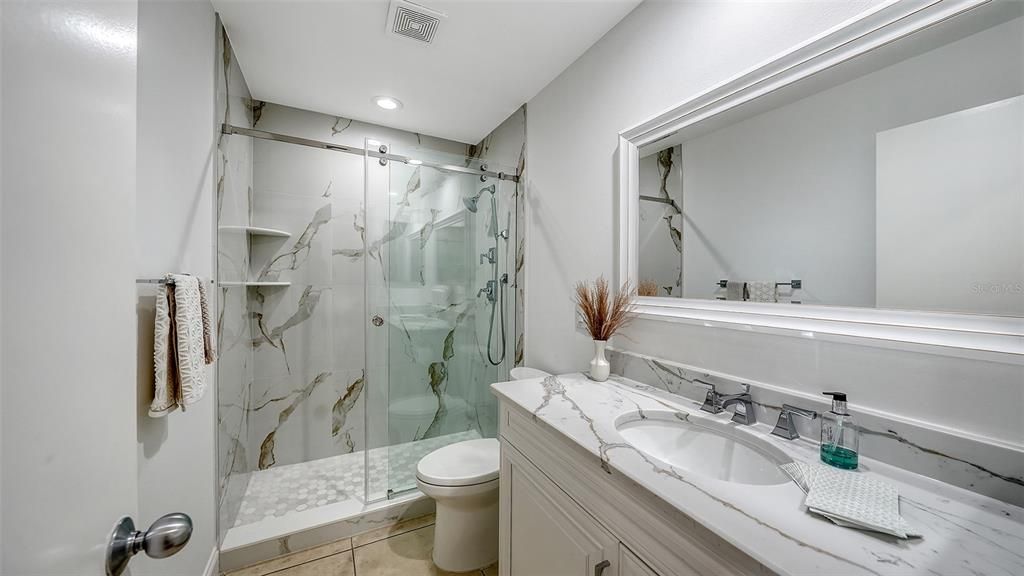 En Venta: $1,599,000 (4 camas, 3 baños, 2846 Pies cuadrados)