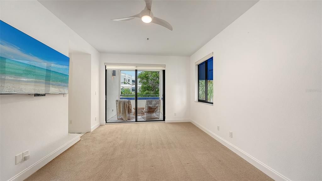 En Venta: $1,599,000 (4 camas, 3 baños, 2846 Pies cuadrados)