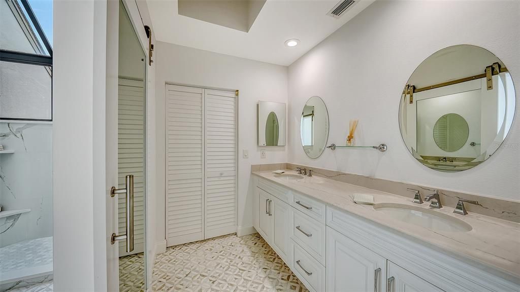 En Venta: $1,599,000 (4 camas, 3 baños, 2846 Pies cuadrados)