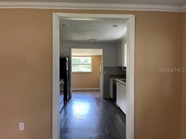 For Sale: $165,000 (2 beds, 1 baths, 1024 Square Feet)