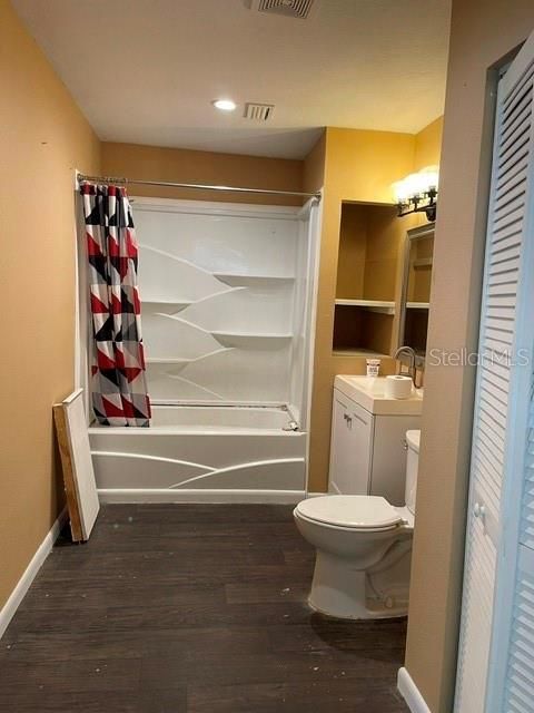 For Sale: $165,000 (2 beds, 1 baths, 1024 Square Feet)