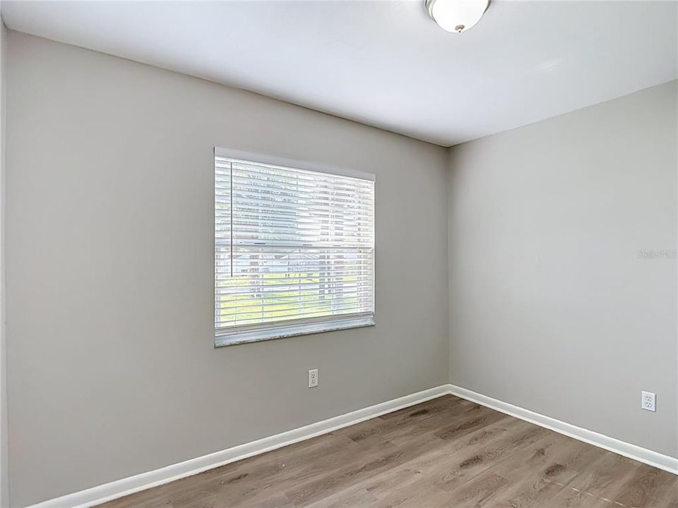 Active With Contract: $302,500 (3 beds, 2 baths, 1434 Square Feet)