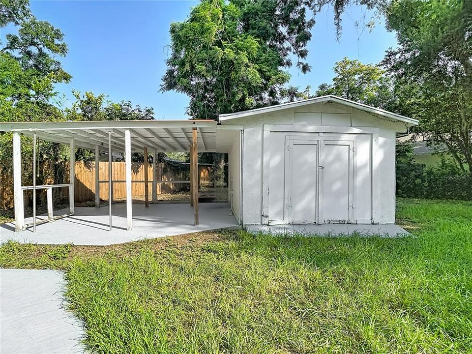 Active With Contract: $302,500 (3 beds, 2 baths, 1434 Square Feet)