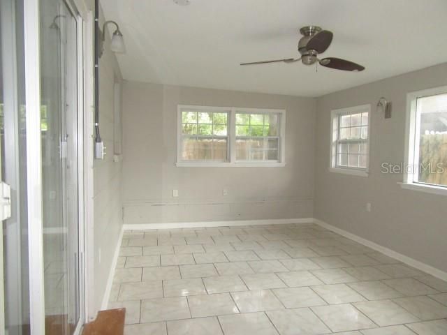 For Sale: $302,500 (3 beds, 2 baths, 1434 Square Feet)
