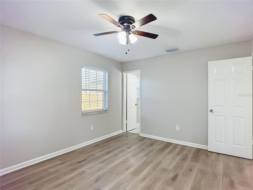 Active With Contract: $302,500 (3 beds, 2 baths, 1434 Square Feet)