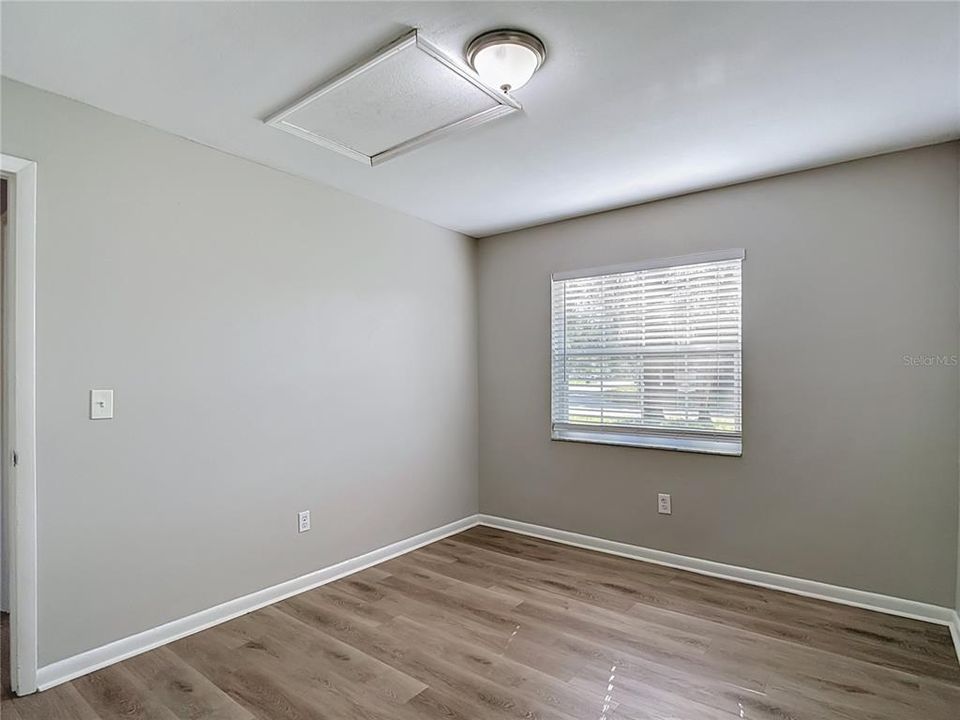 Active With Contract: $302,500 (3 beds, 2 baths, 1434 Square Feet)