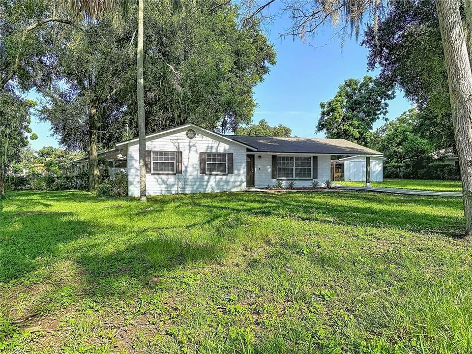 Active With Contract: $302,500 (3 beds, 2 baths, 1434 Square Feet)