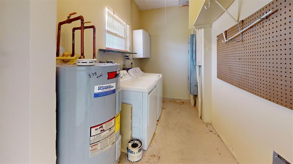 For Rent: $2,450 (2 beds, 2 baths, 1332 Square Feet)