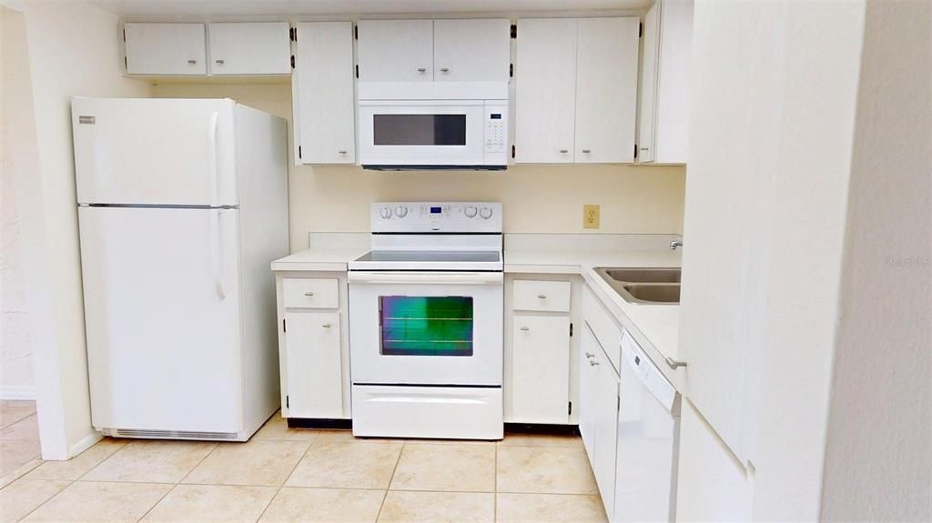 For Rent: $2,450 (2 beds, 2 baths, 1332 Square Feet)