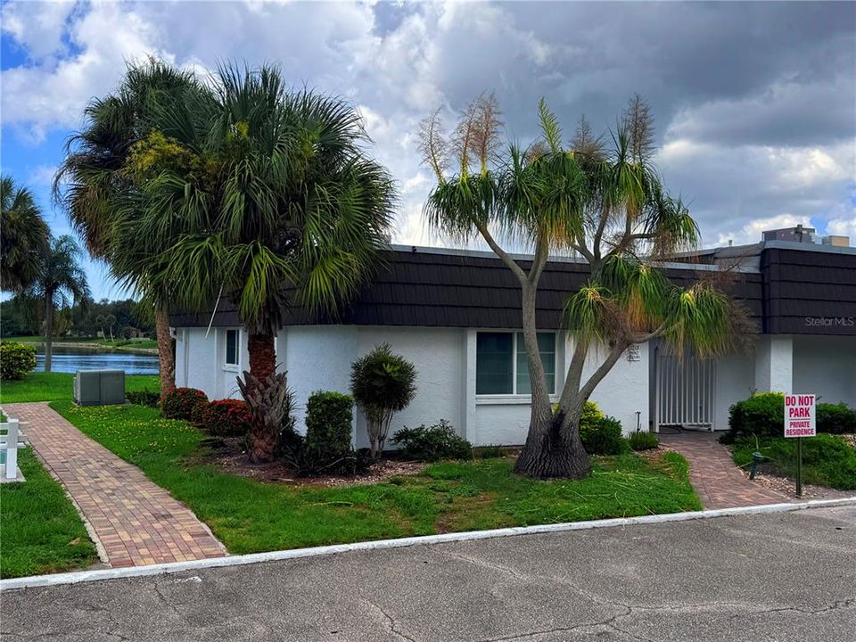For Rent: $2,450 (2 beds, 2 baths, 1332 Square Feet)