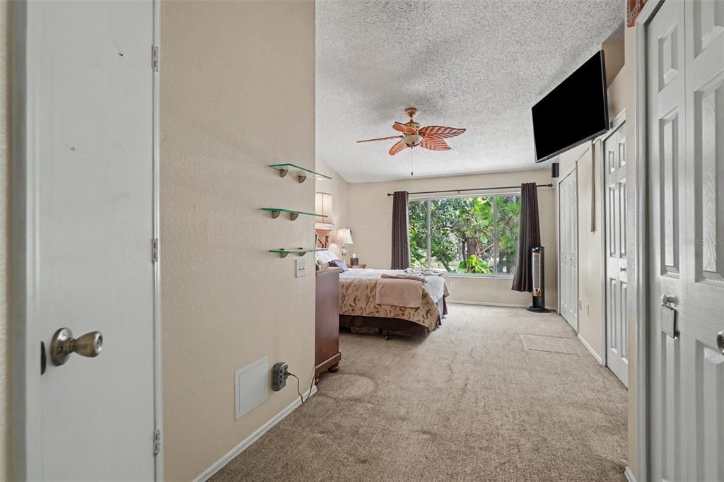 For Sale: $240,000 (2 beds, 1 baths, 1152 Square Feet)