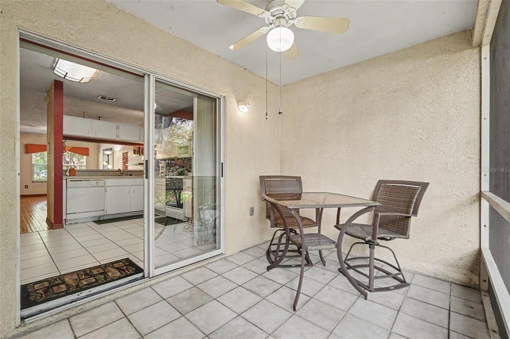 For Sale: $240,000 (2 beds, 1 baths, 1152 Square Feet)