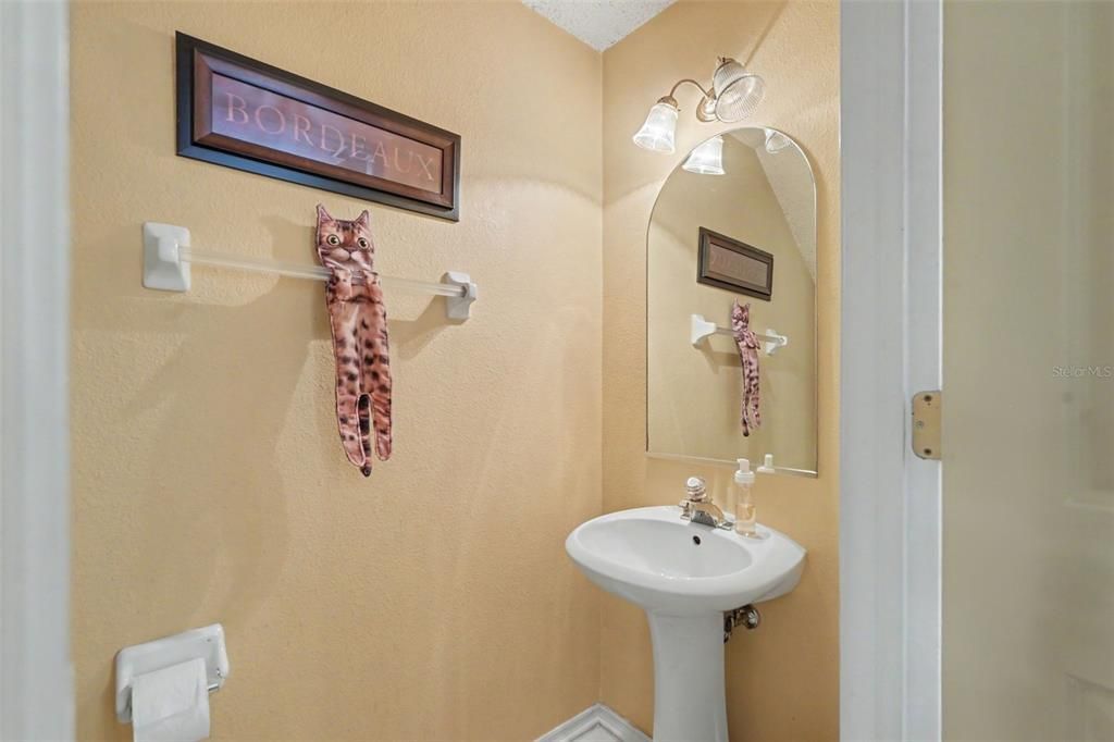 For Sale: $240,000 (2 beds, 1 baths, 1152 Square Feet)