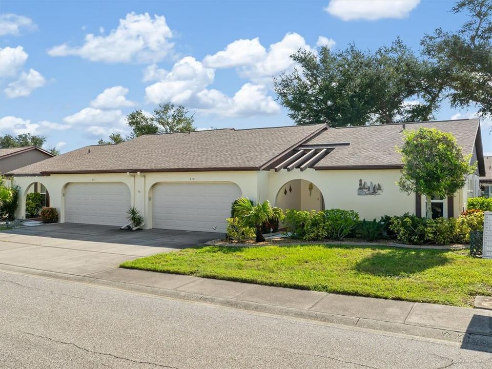 For Sale: $230,000 (2 beds, 2 baths, 1383 Square Feet)