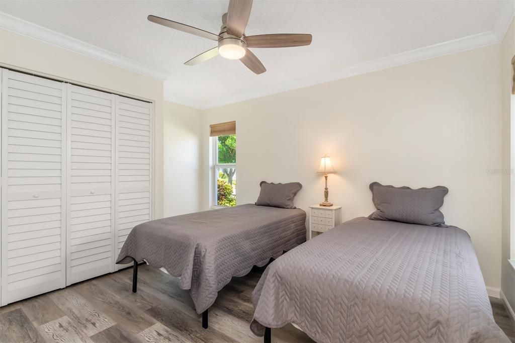 For Sale: $230,000 (2 beds, 2 baths, 1383 Square Feet)