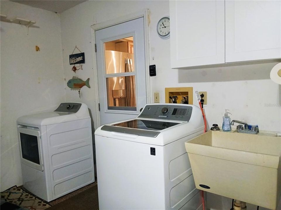For Sale: $230,000 (2 beds, 2 baths, 1383 Square Feet)