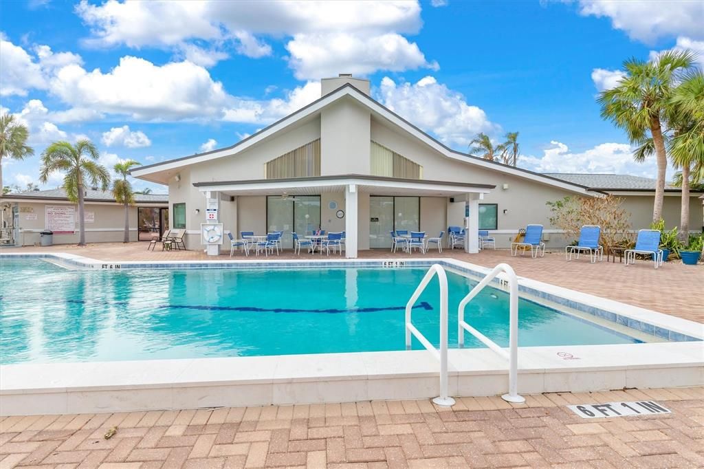 For Sale: $230,000 (2 beds, 2 baths, 1383 Square Feet)