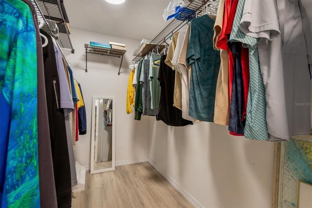 For Sale: $230,000 (2 beds, 2 baths, 1383 Square Feet)