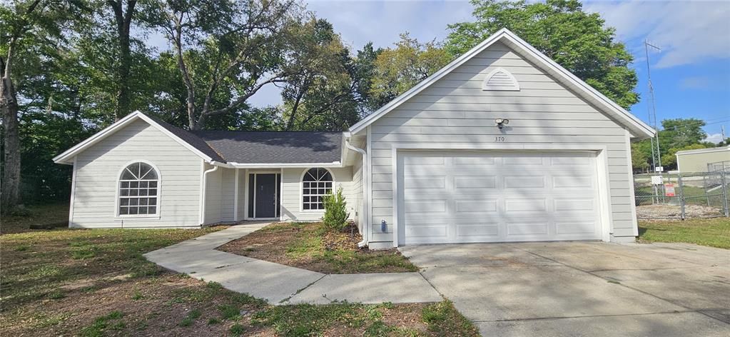 For Sale: $314,000 (3 beds, 2 baths, 1561 Square Feet)