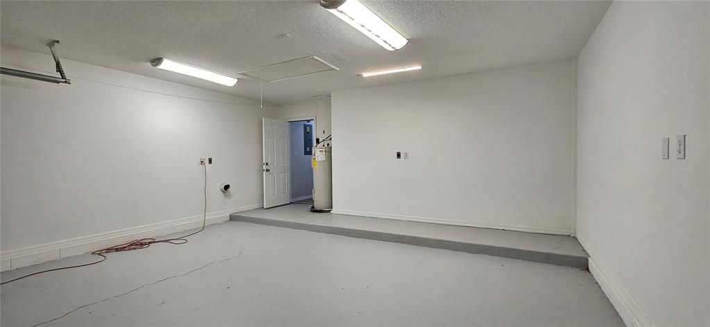 For Sale: $314,000 (3 beds, 2 baths, 1561 Square Feet)