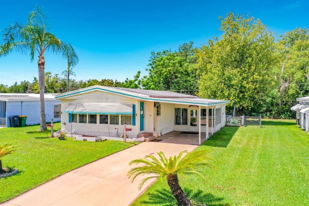 For Sale: $179,900 (2 beds, 2 baths, 1142 Square Feet)