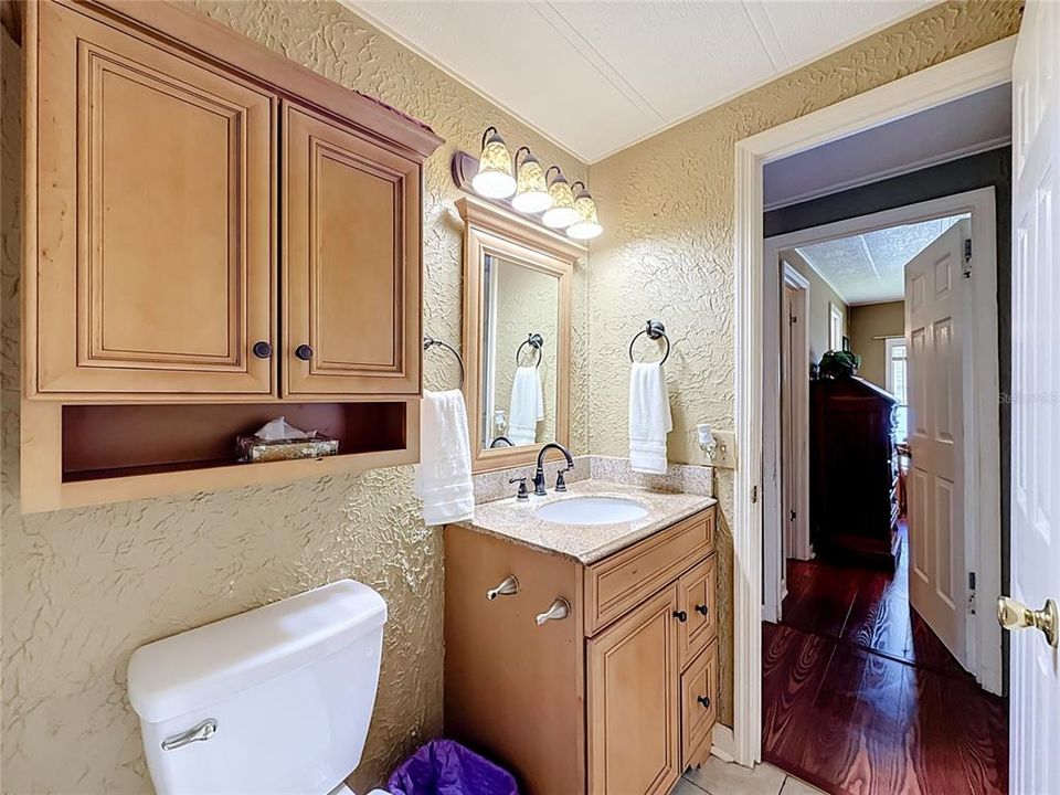For Sale: $179,900 (2 beds, 2 baths, 1142 Square Feet)