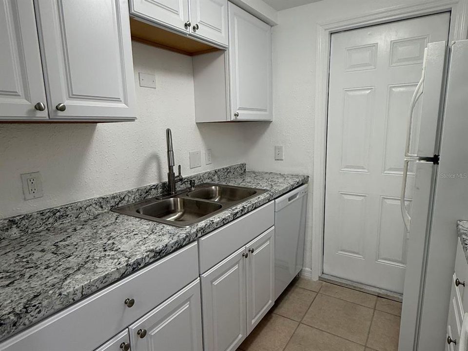 For Rent: $1,125 (1 beds, 1 baths, 540 Square Feet)