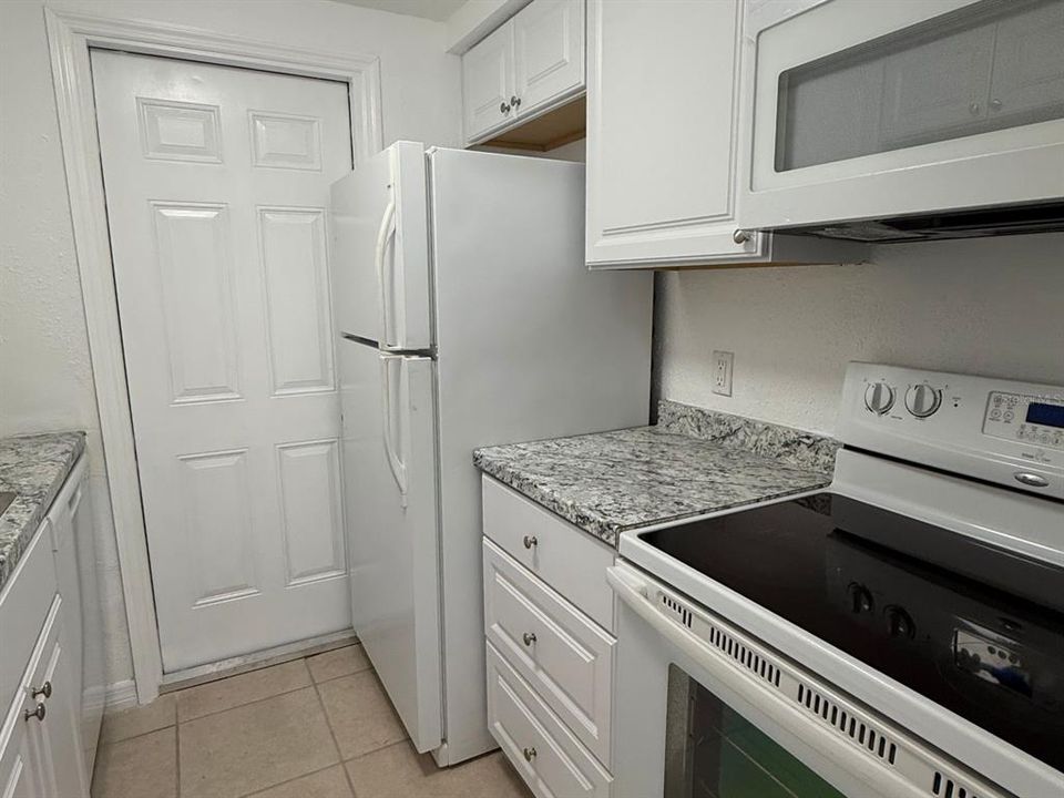 For Rent: $1,125 (1 beds, 1 baths, 540 Square Feet)