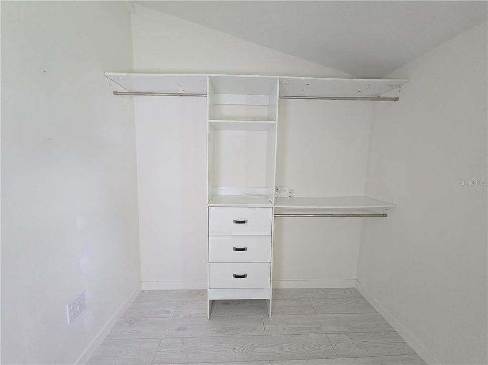 For Sale: $180,000 (2 beds, 2 baths, 704 Square Feet)