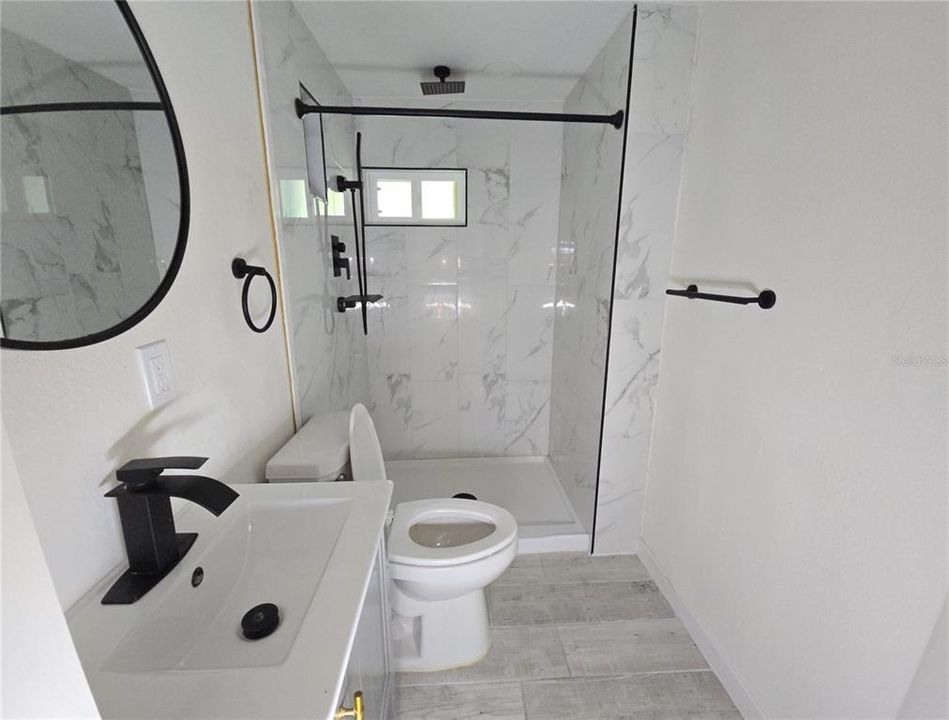 For Sale: $180,000 (2 beds, 2 baths, 704 Square Feet)