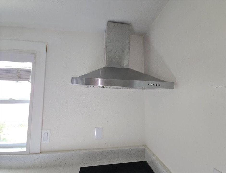 For Sale: $180,000 (2 beds, 2 baths, 704 Square Feet)