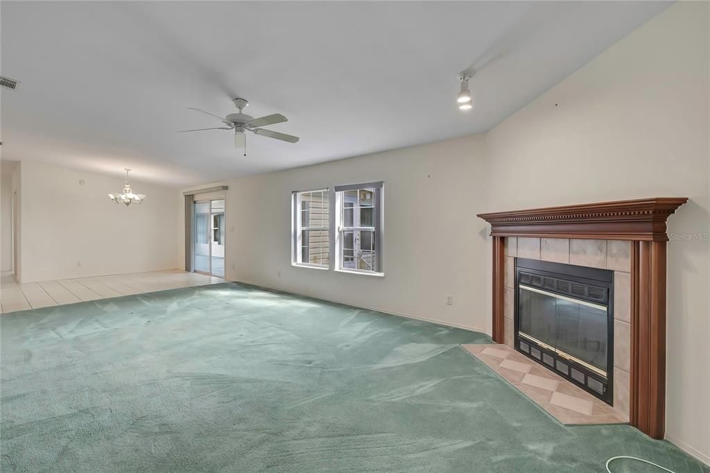 En Venta: $265,900 (3 camas, 2 baños, 1984 Pies cuadrados)