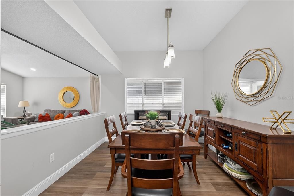 En Venta: $374,999 (3 camas, 2 baños, 1766 Pies cuadrados)
