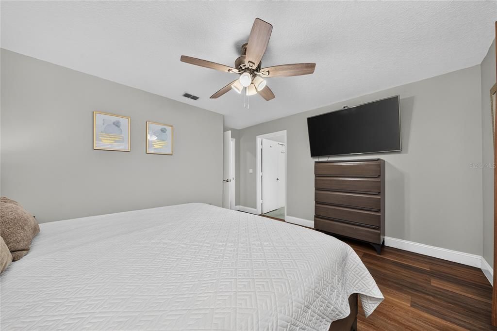 En Venta: $374,999 (3 camas, 2 baños, 1766 Pies cuadrados)