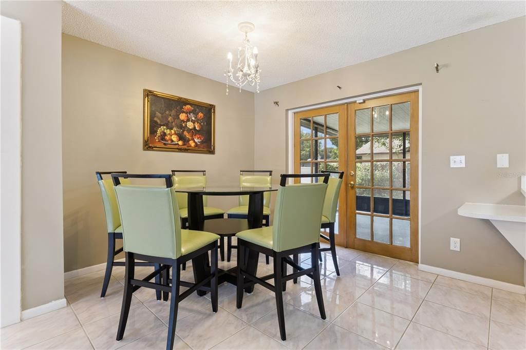 For Sale: $269,900 (3 beds, 2 baths, 1275 Square Feet)