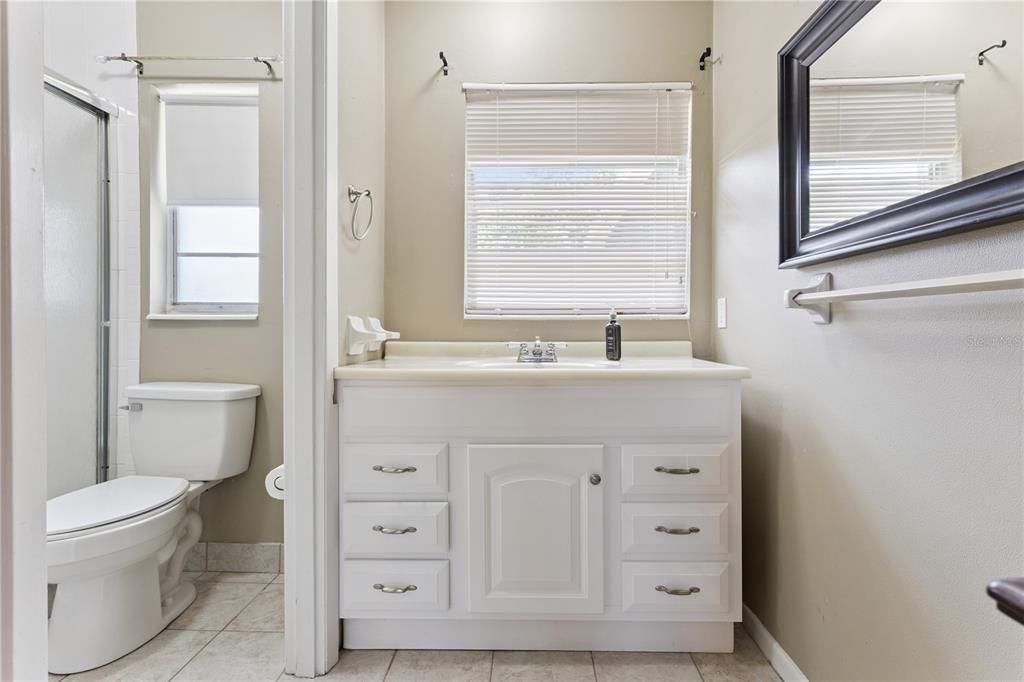 For Sale: $269,900 (3 beds, 2 baths, 1275 Square Feet)