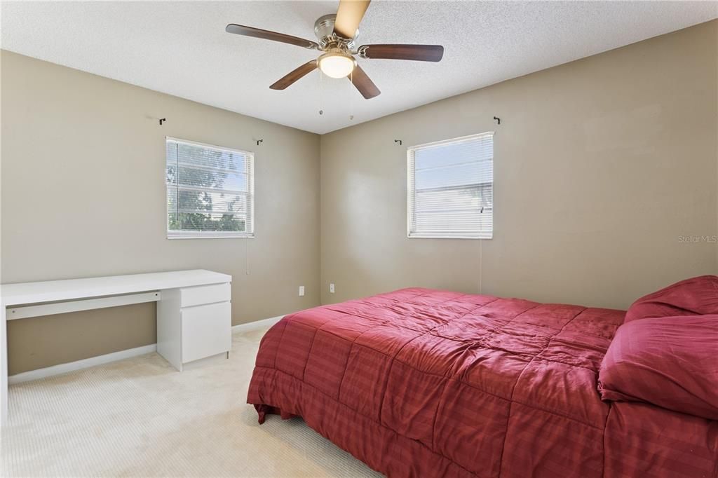 For Sale: $269,900 (3 beds, 2 baths, 1275 Square Feet)
