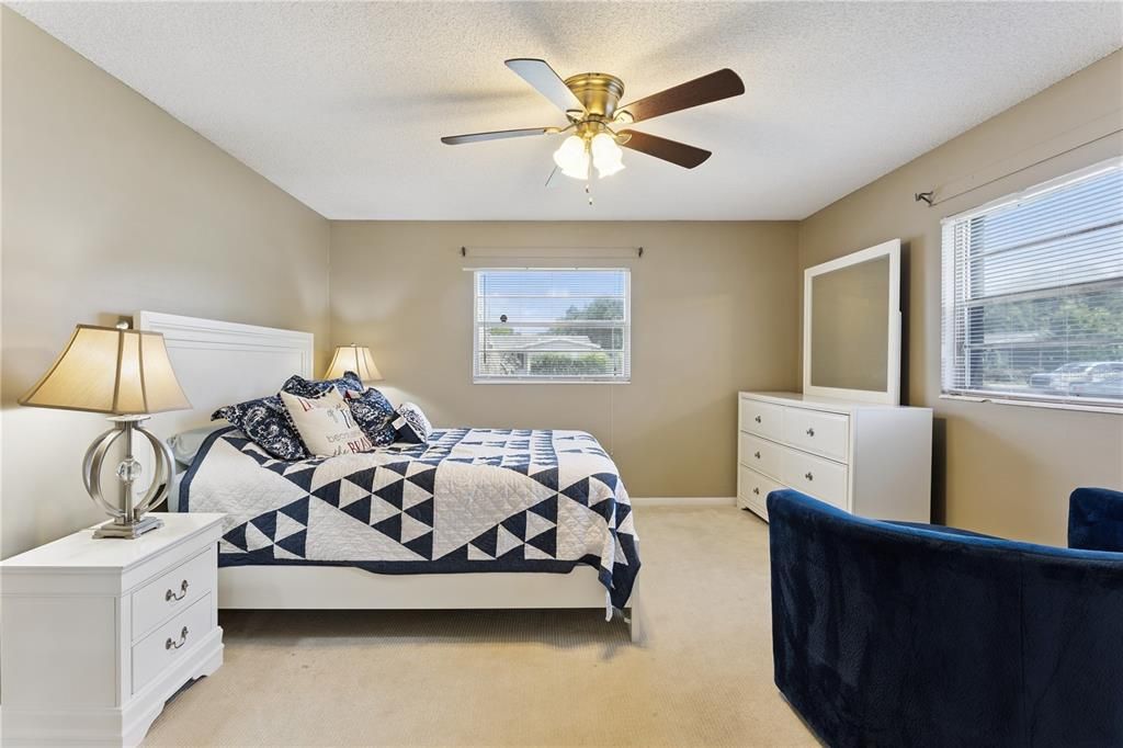 For Sale: $269,900 (3 beds, 2 baths, 1275 Square Feet)