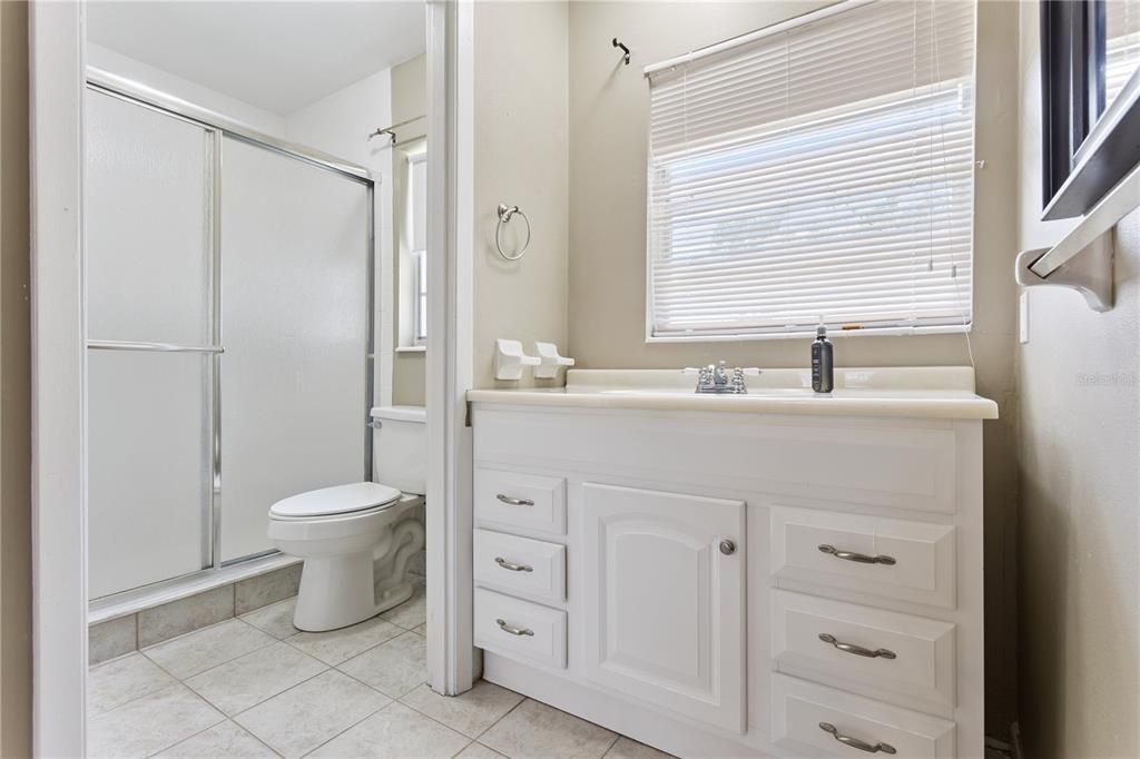 For Sale: $269,900 (3 beds, 2 baths, 1275 Square Feet)