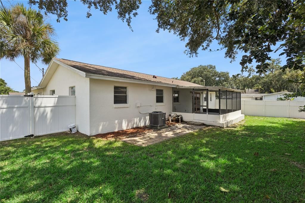 For Sale: $269,900 (3 beds, 2 baths, 1275 Square Feet)