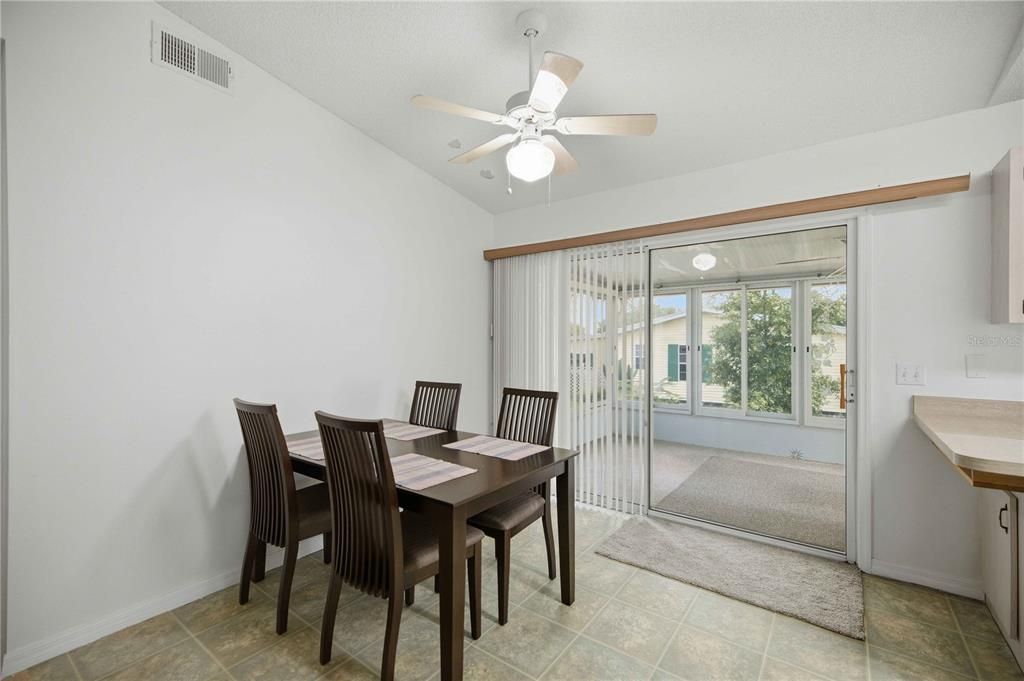 For Sale: $150,000 (2 beds, 2 baths, 1192 Square Feet)